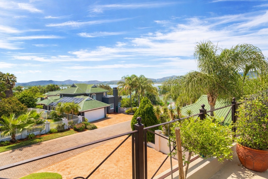 5 Bedroom Property for Sale in Caribbean Beach Club North West